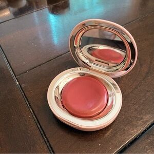 Rare Beauty stay vulnerable melting Blush in nearly mauve